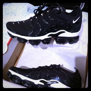 NIKE'S AIR MAX VAPORMAX PLUS